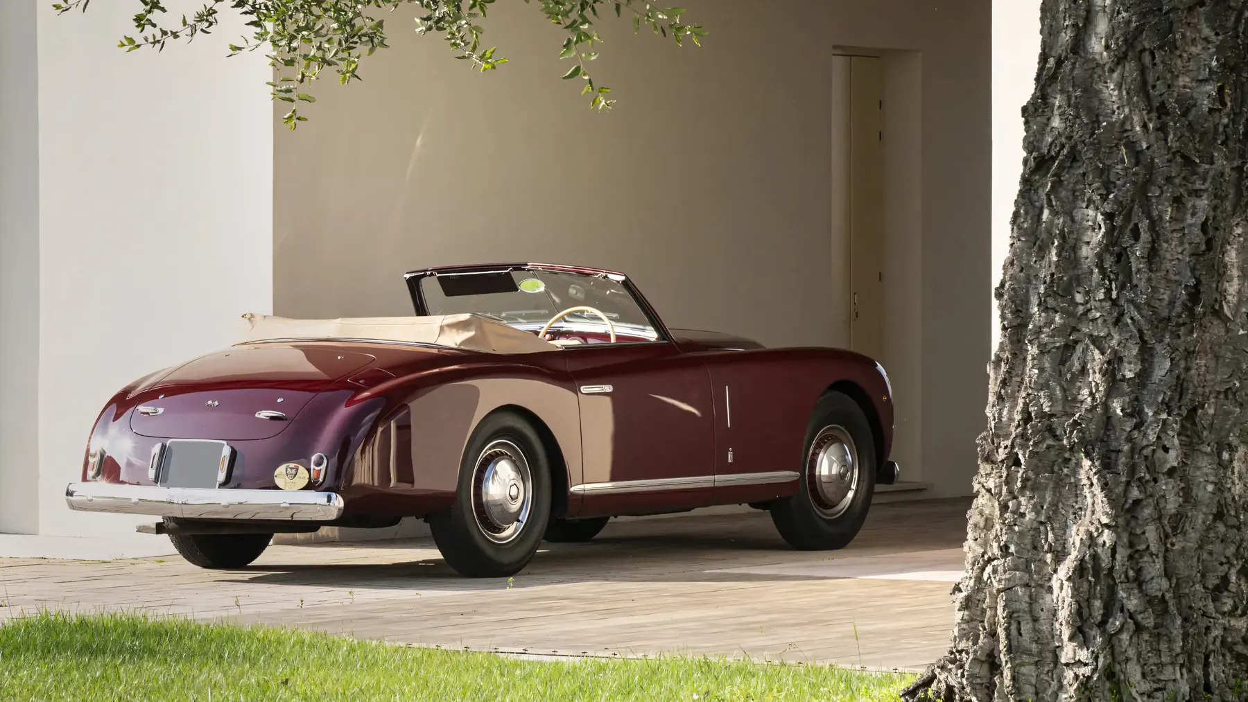 1949 Alfa Romeo 6C 2500 Passo Corto Super Sport Cabriolet by Pinin Farina