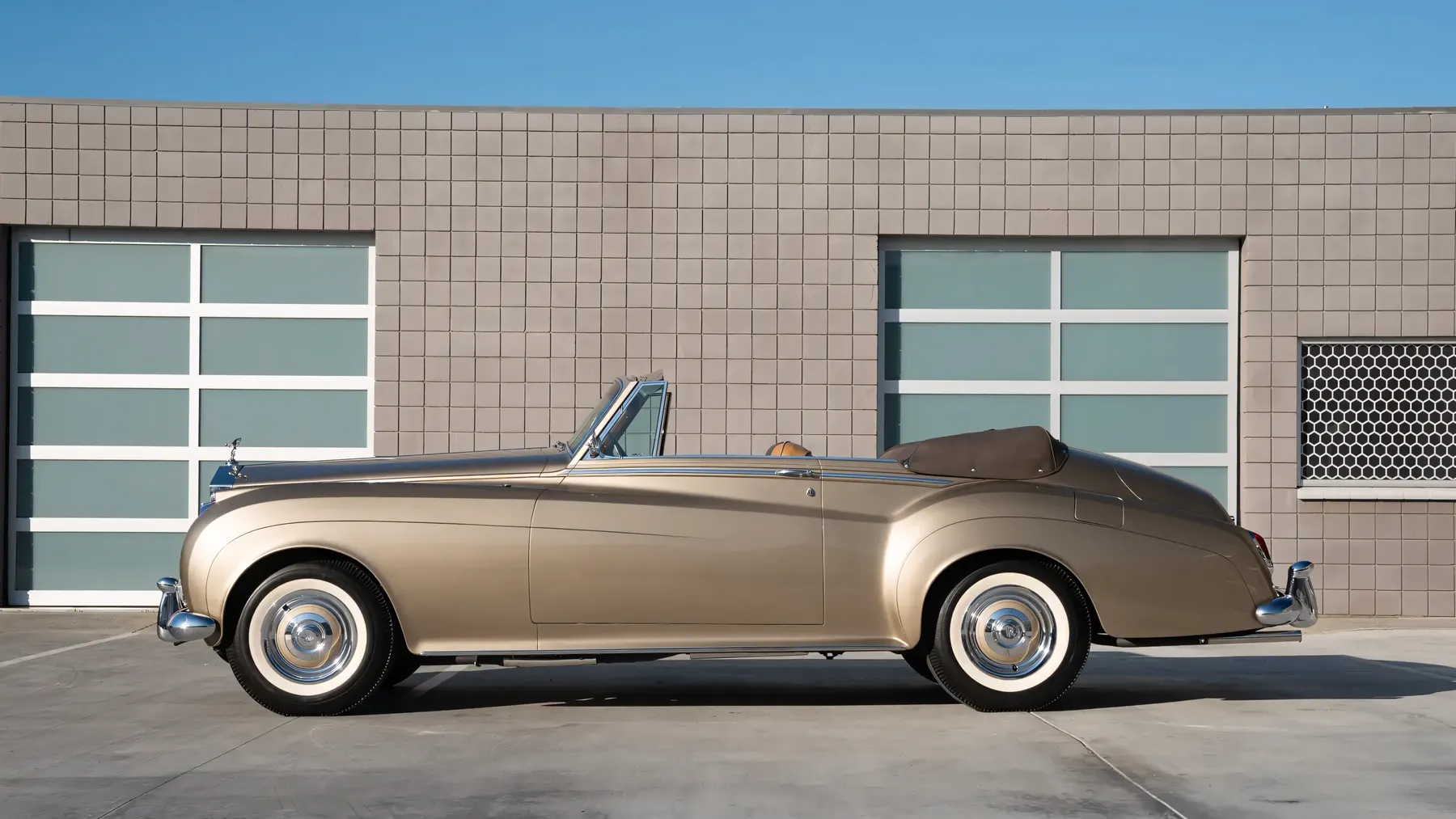 1962 Rolls-Royce Silver Cloud II Drophead Coupe Adaptation by H.J. Mulliner