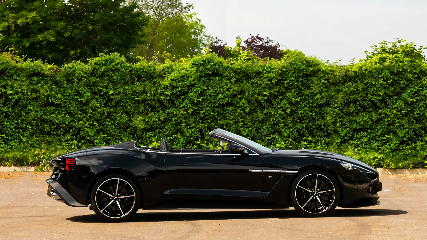 2018 Aston Martin Vanquish Zagato Volante